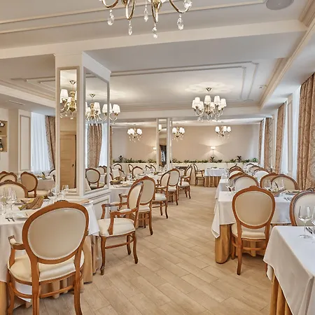 Honour And Grace Hotel 4*