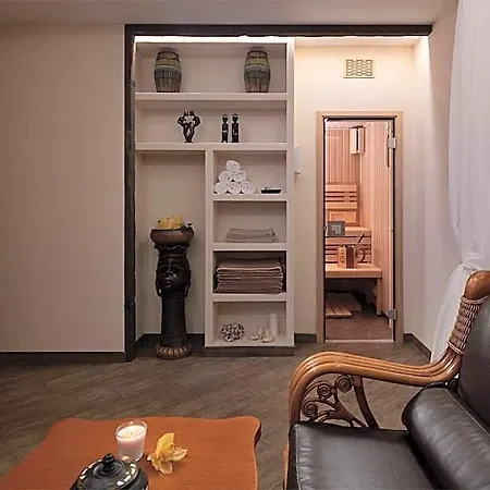 Honour And Grace Hotel