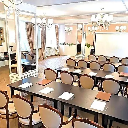 Honour And Grace Hotel 4*
