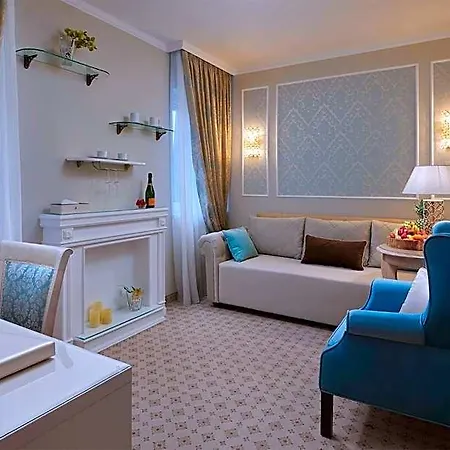 Hotel Honour And Grace 4*