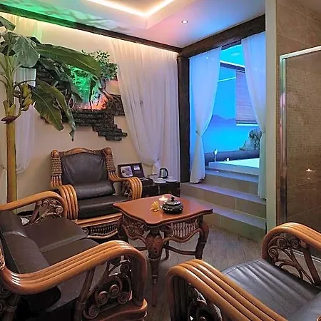Honour And Grace Hotel 4*